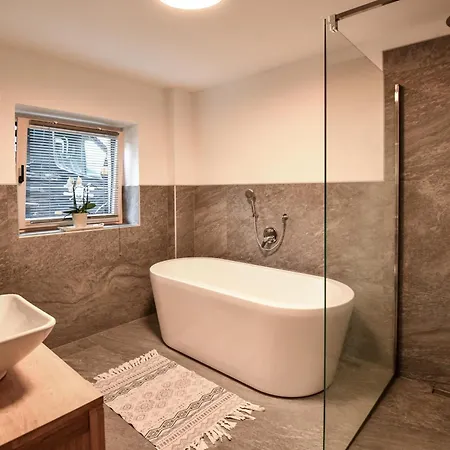 Kleine Point - Daire Wagrain